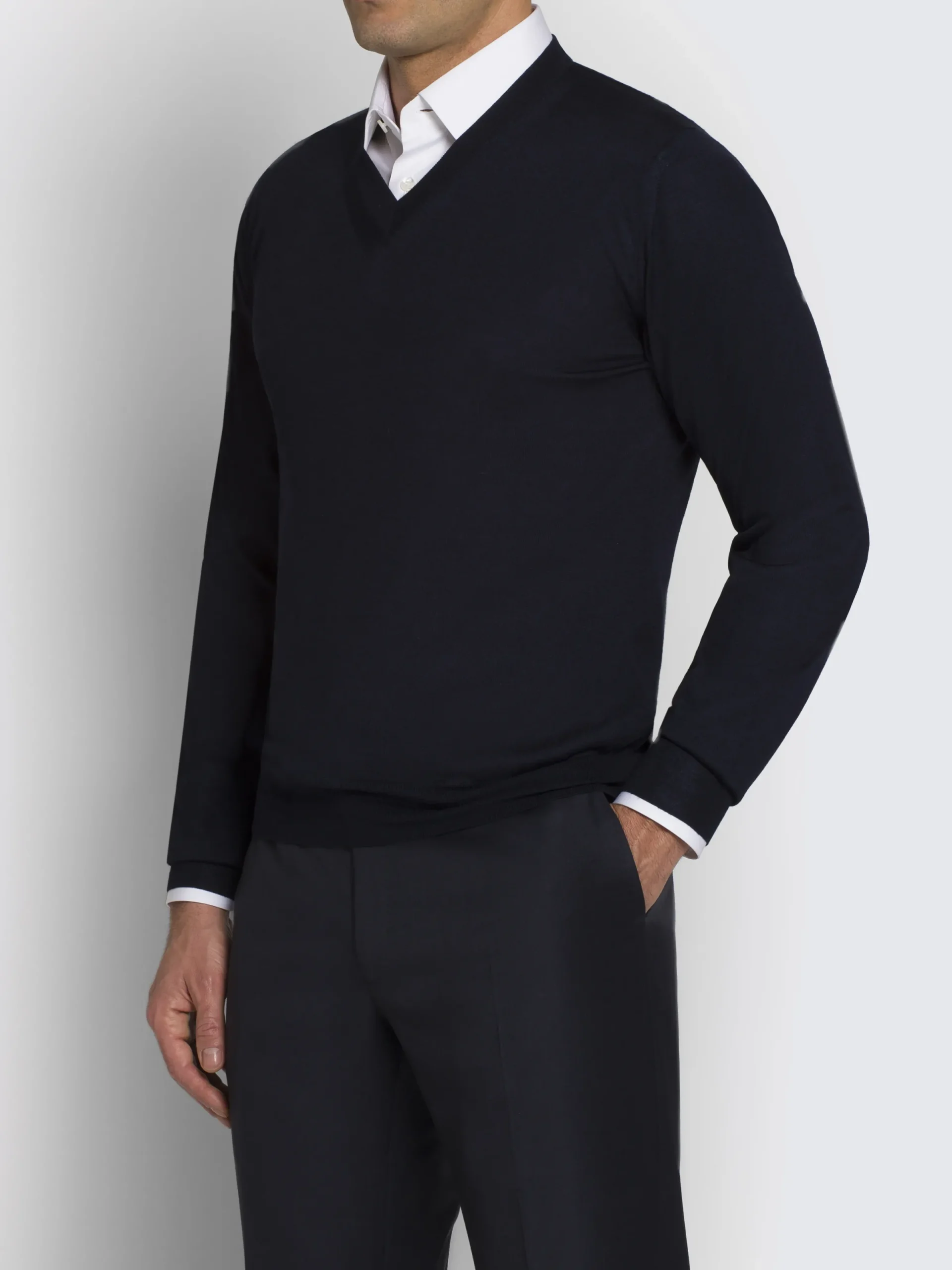 New Brioni Essential wool, cashmere and silk V-neck sweater Midnight Blue